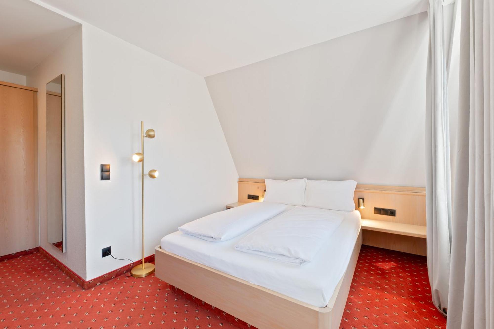Steiners Hotel Airport-Messe Stuttgart Eksteriør billede