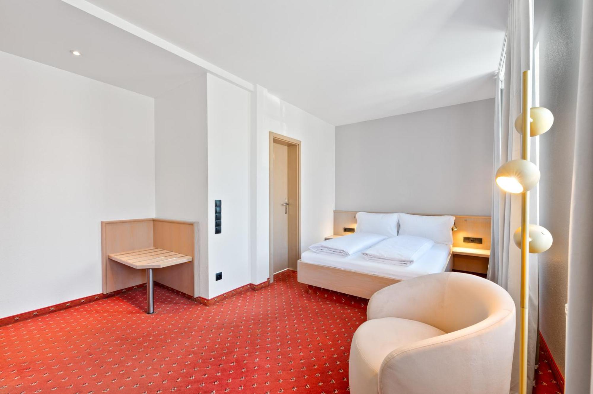 Steiners Hotel Airport-Messe Stuttgart Eksteriør billede
