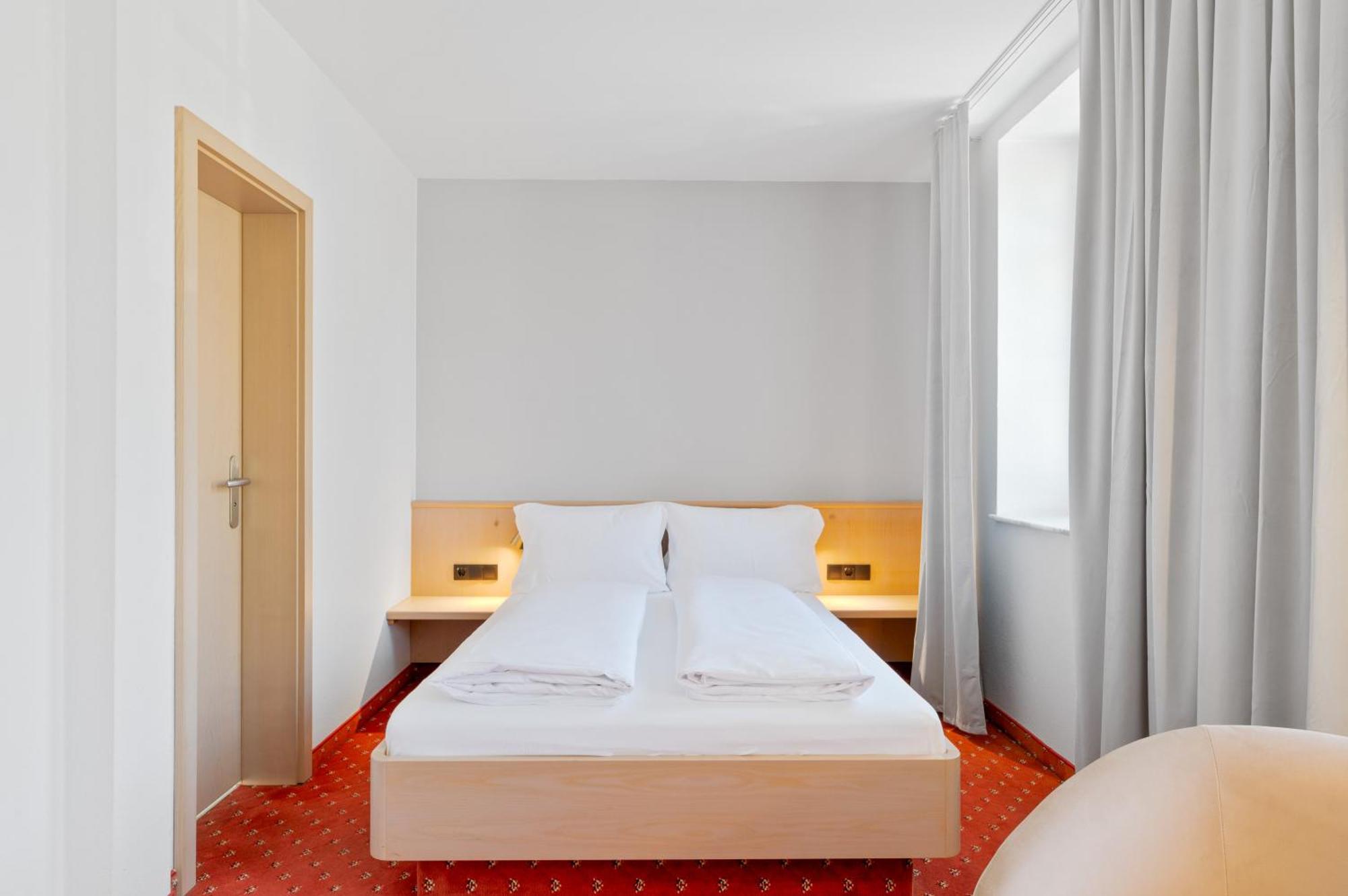 Steiners Hotel Airport-Messe Stuttgart Eksteriør billede