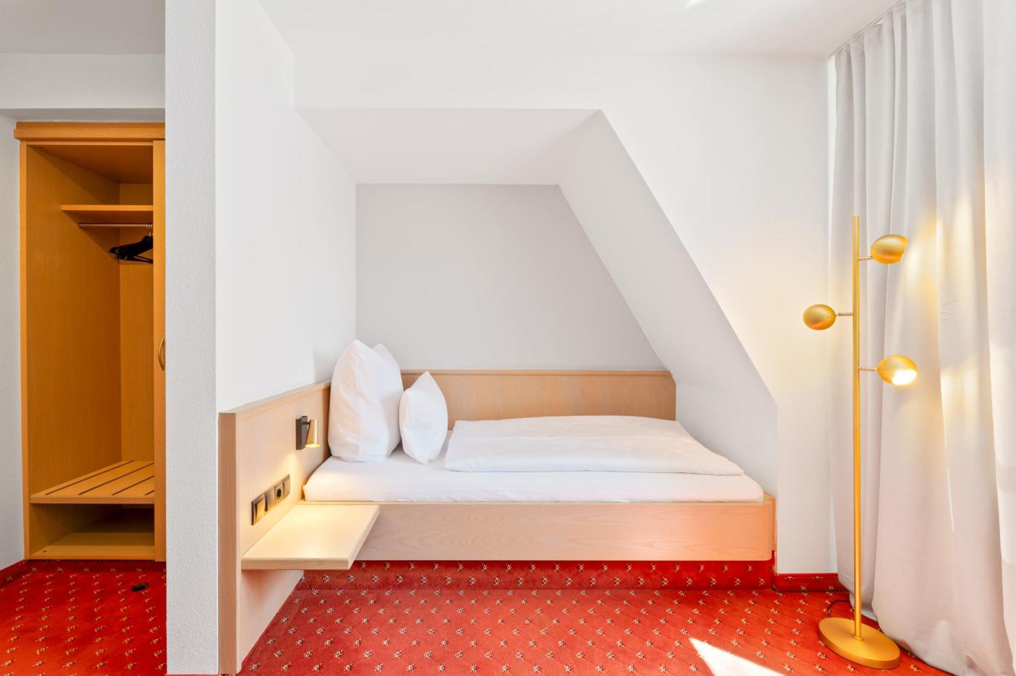 Steiners Hotel Airport-Messe Stuttgart Eksteriør billede