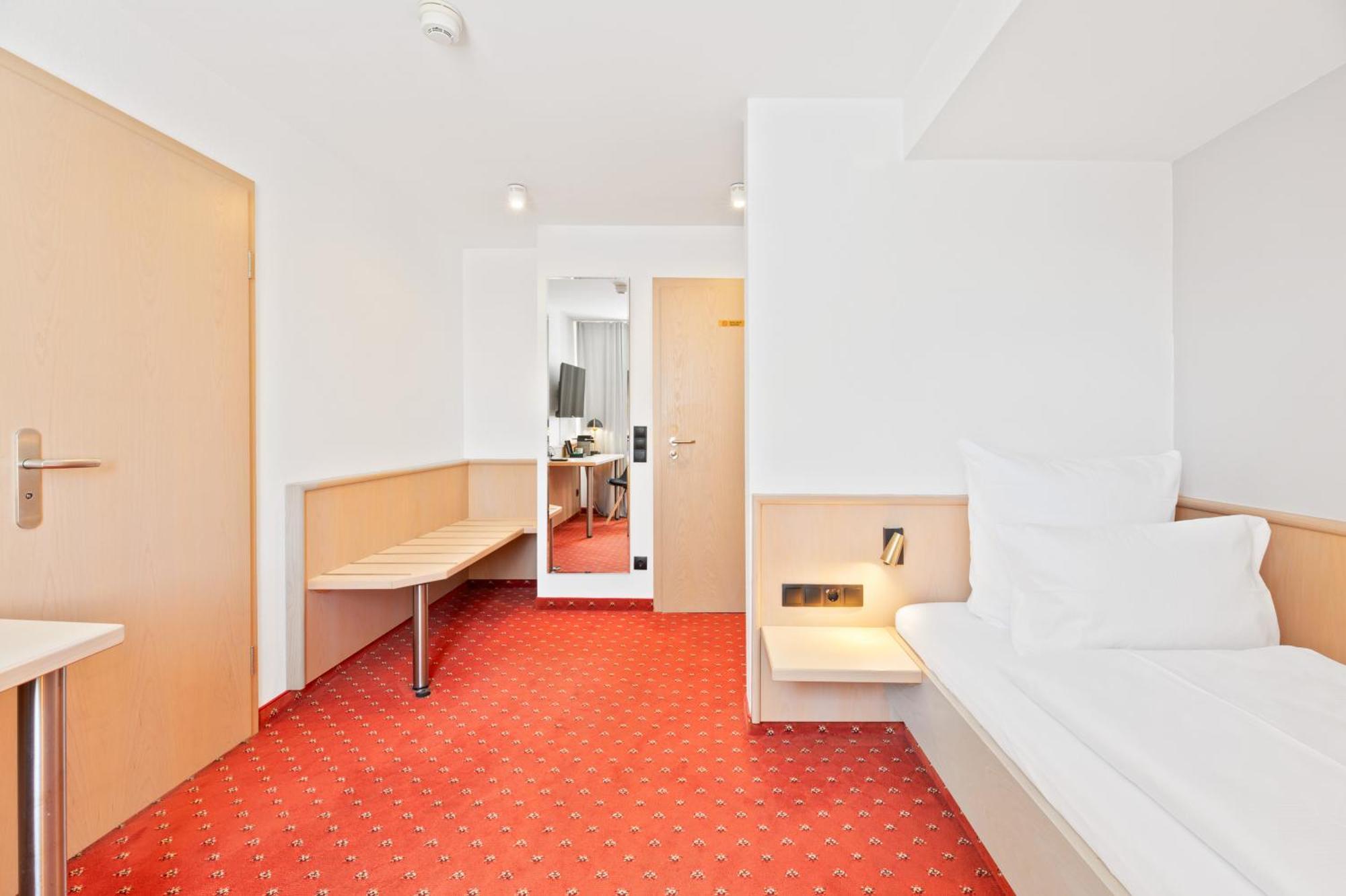 Steiners Hotel Airport-Messe Stuttgart Eksteriør billede