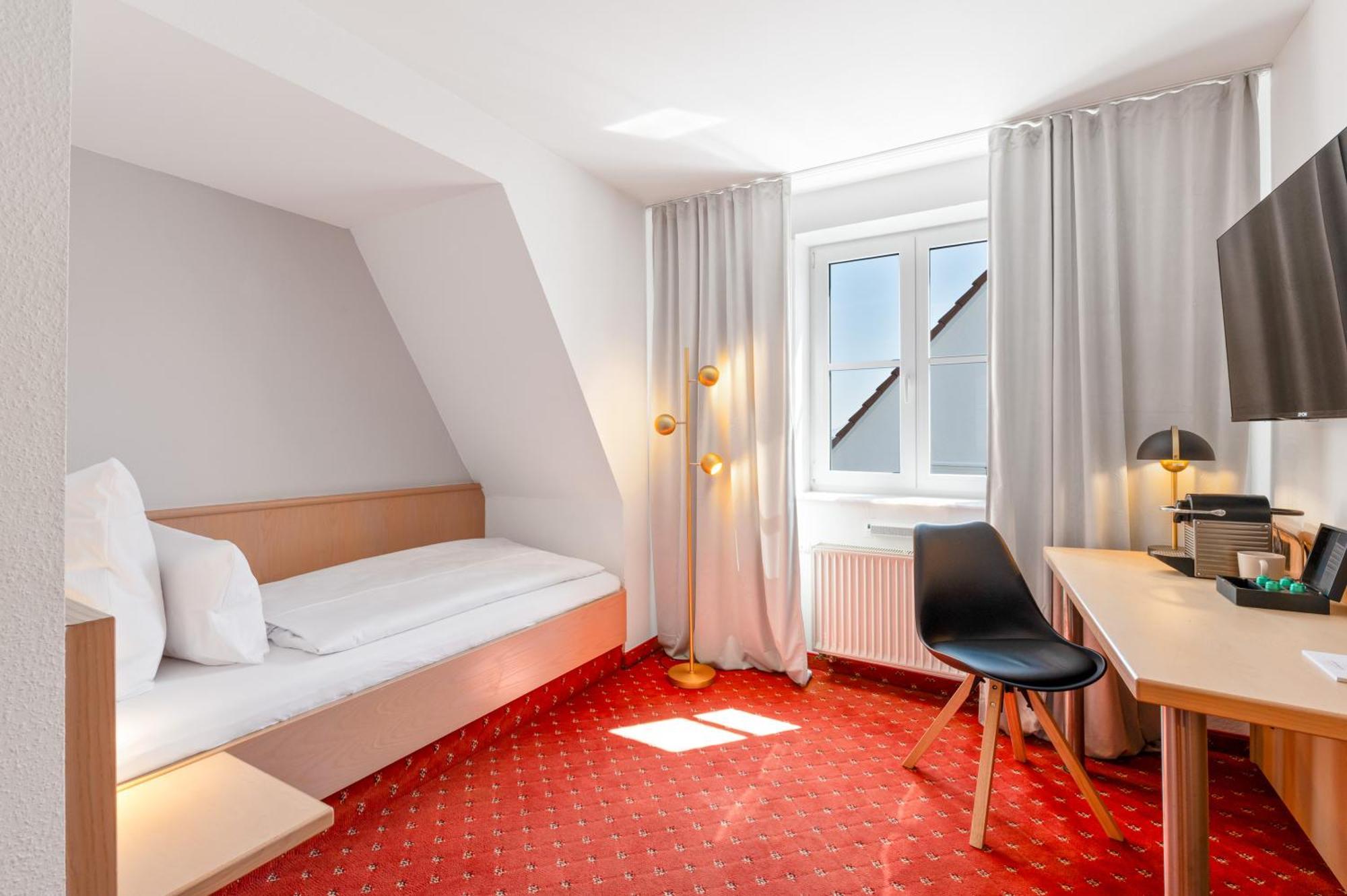 Steiners Hotel Airport-Messe Stuttgart Eksteriør billede